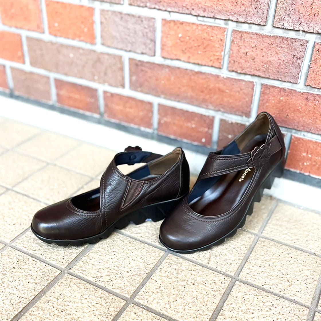 【24553】軽量ベルトデザインパンプス