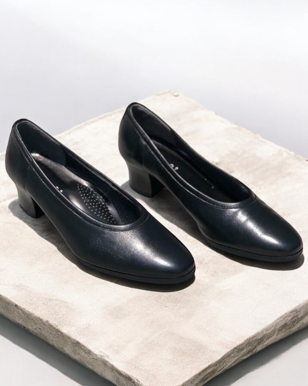 【330901】ソフトレザーパンプス