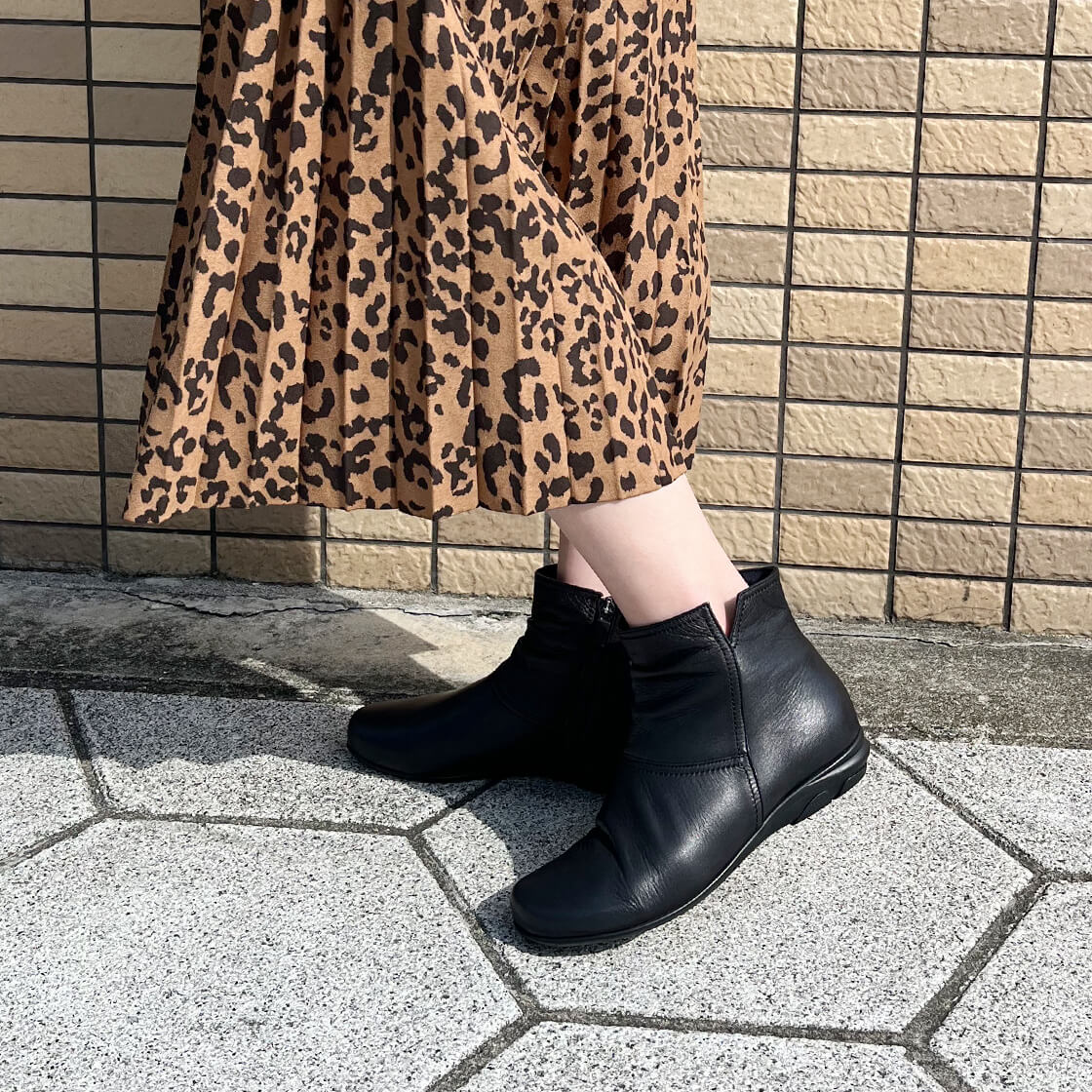 【88947】ラウンドトゥショートブーツ