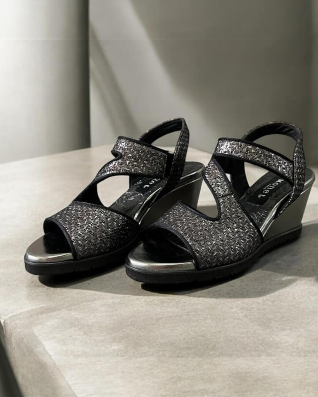 大人キレイめサンダル