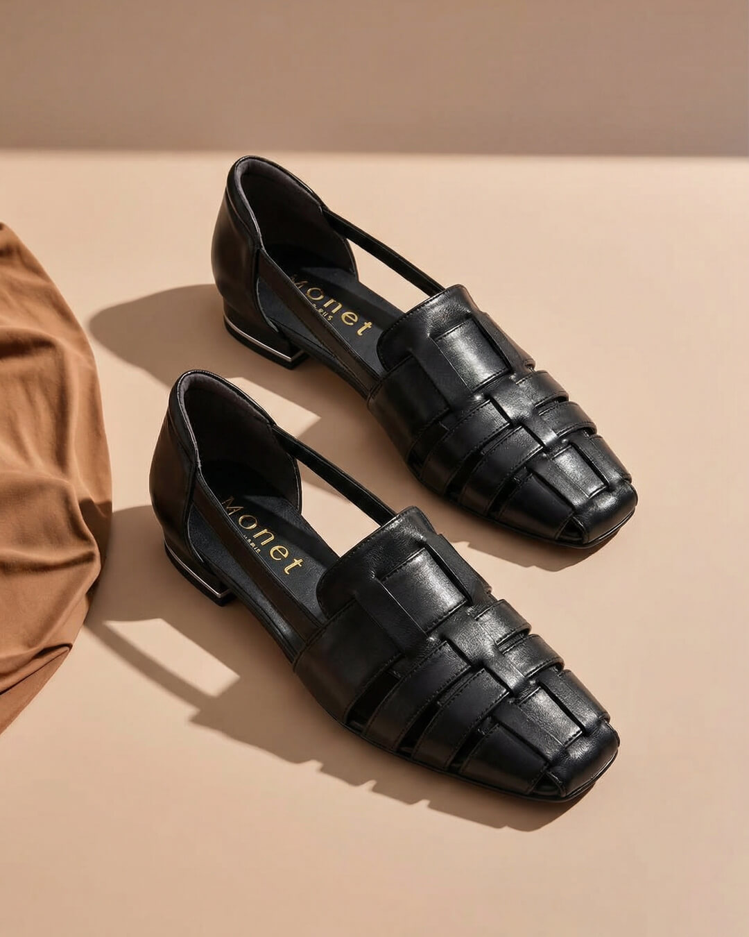 【211610】グルカパンプス