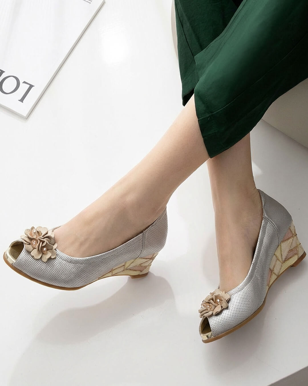 【211612】オープントゥパンプス