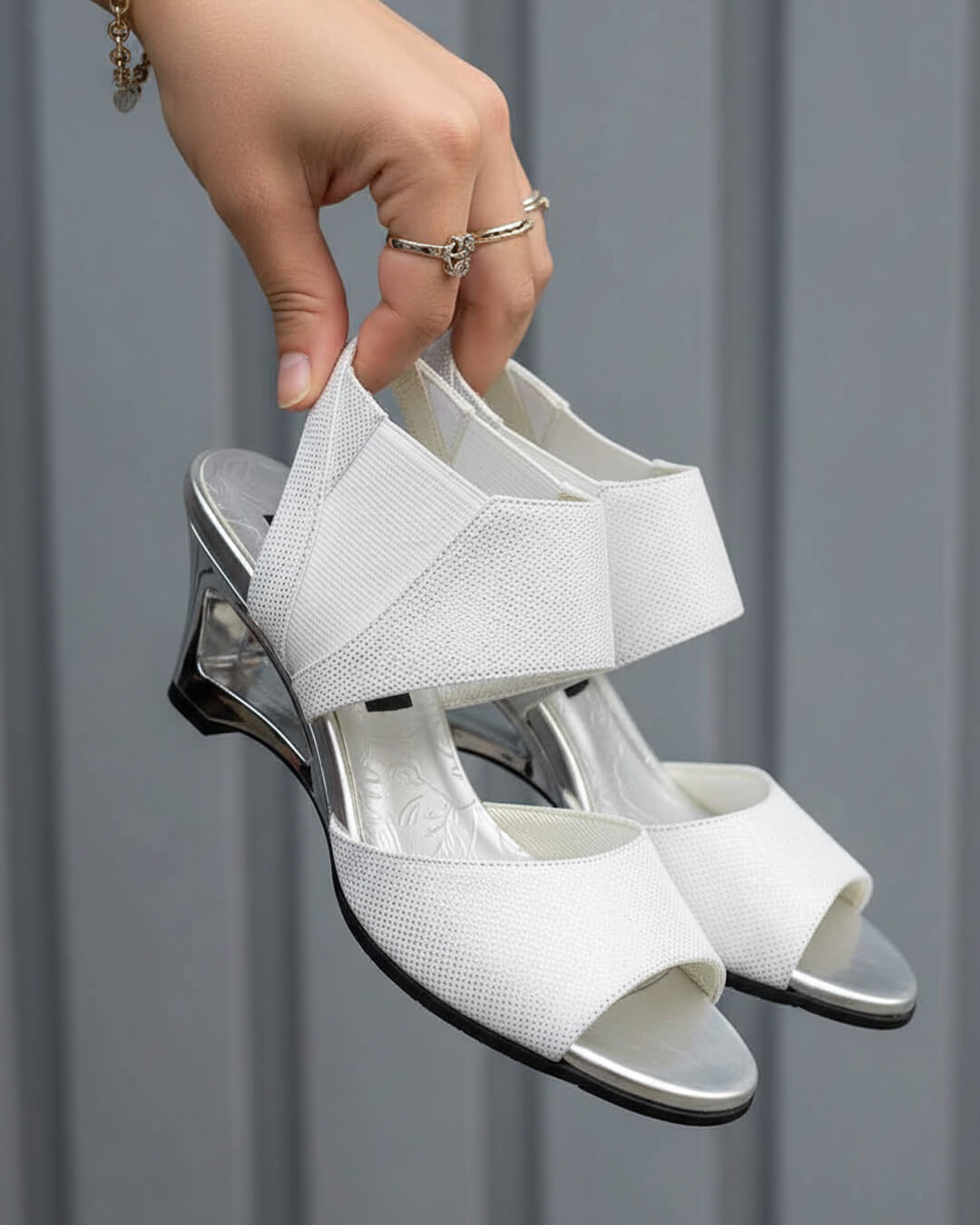 【212300】バックベルトサンダル