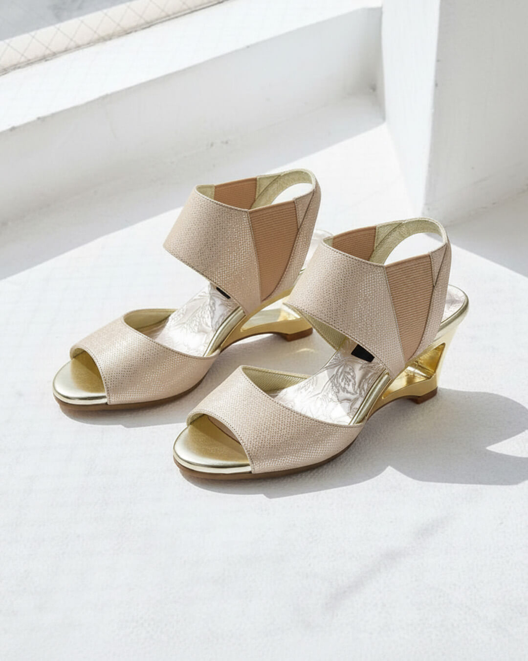 【212300】バックベルトサンダル