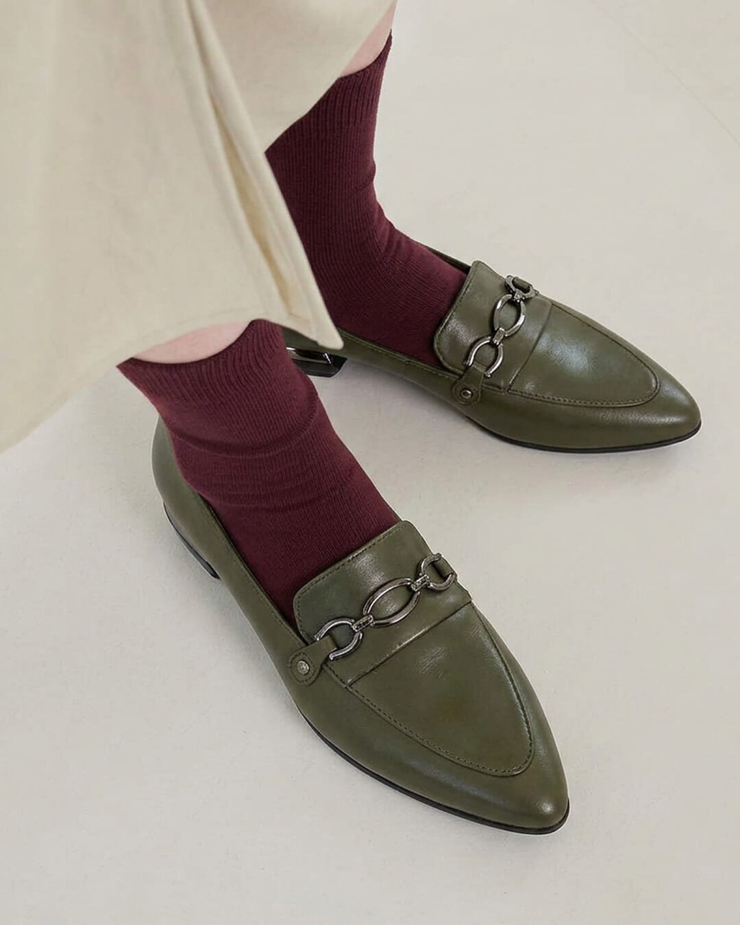 【213610】バックルパンプス