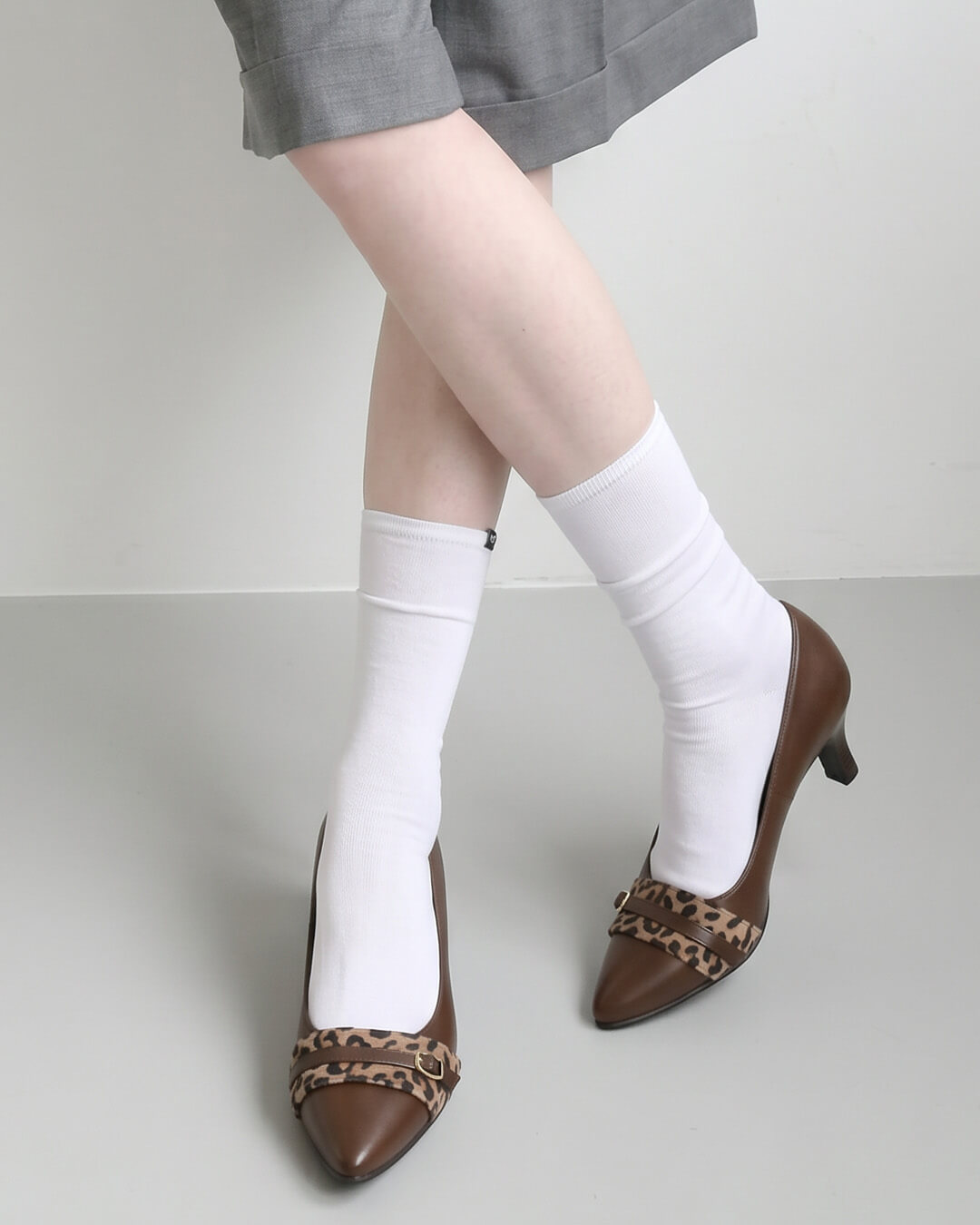 【213611】ポインテッドパンプス