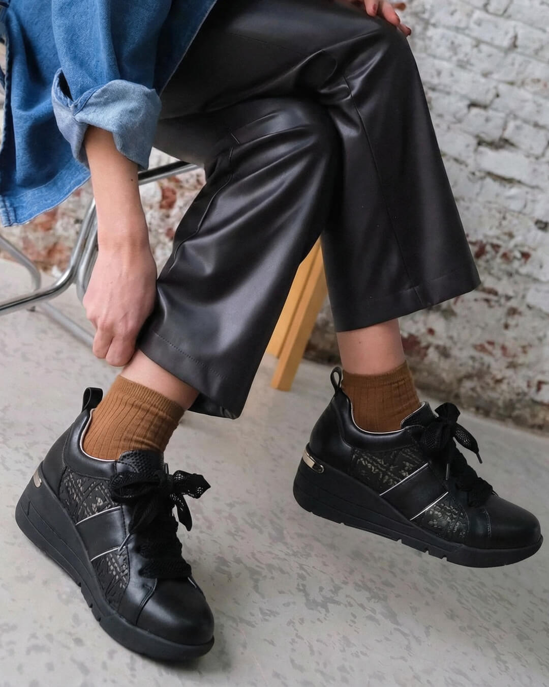 【241630】チュールスニーカー