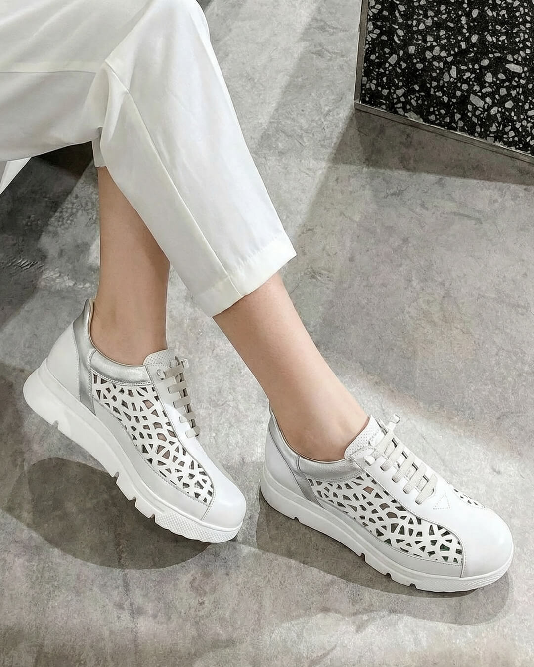 【241634】スリップインスニーカー