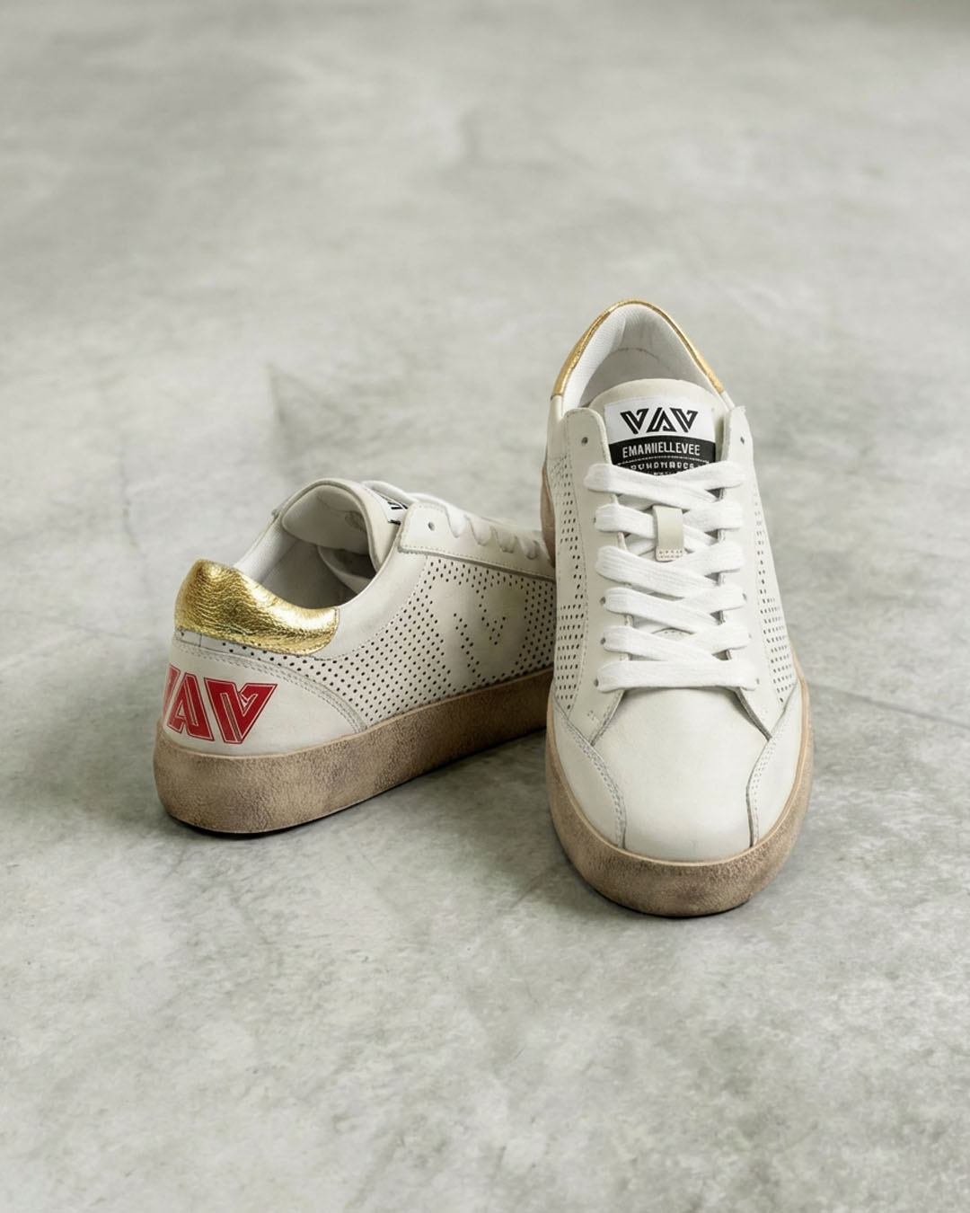 【90011】メタリックスニーカー