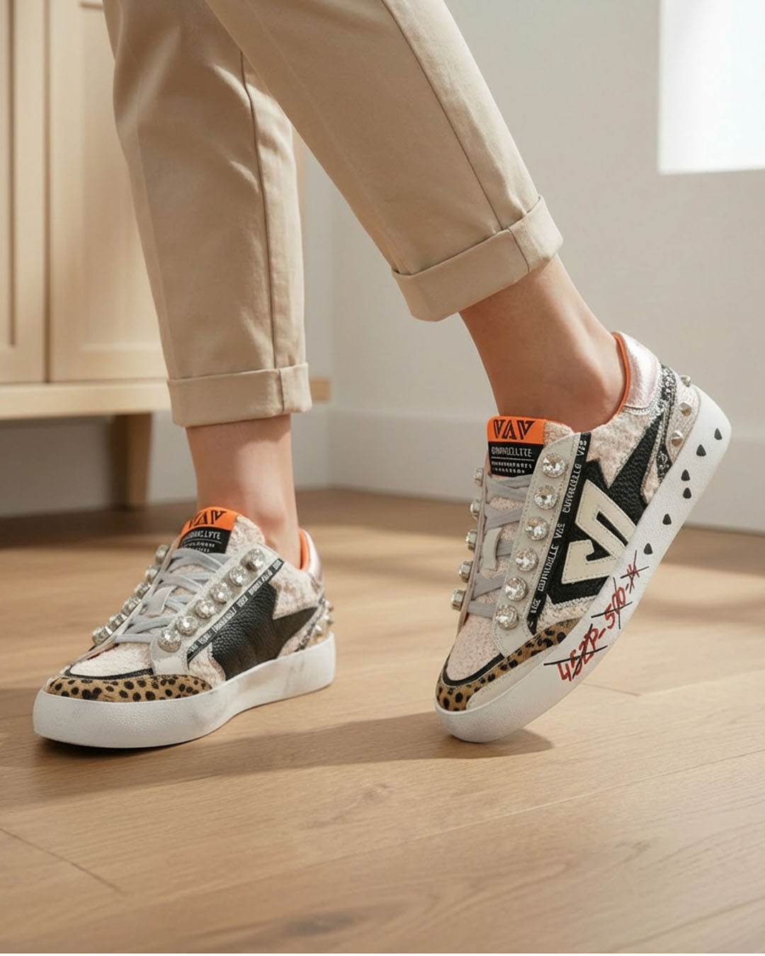 【90022】グラフィックスニーカー