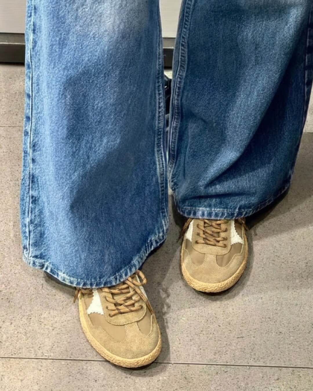 【90310】レースアップスニーカー