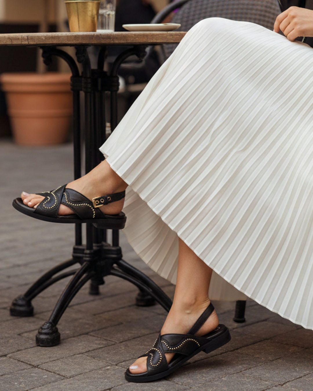 【17001】クロスベルトスタッズサンダル