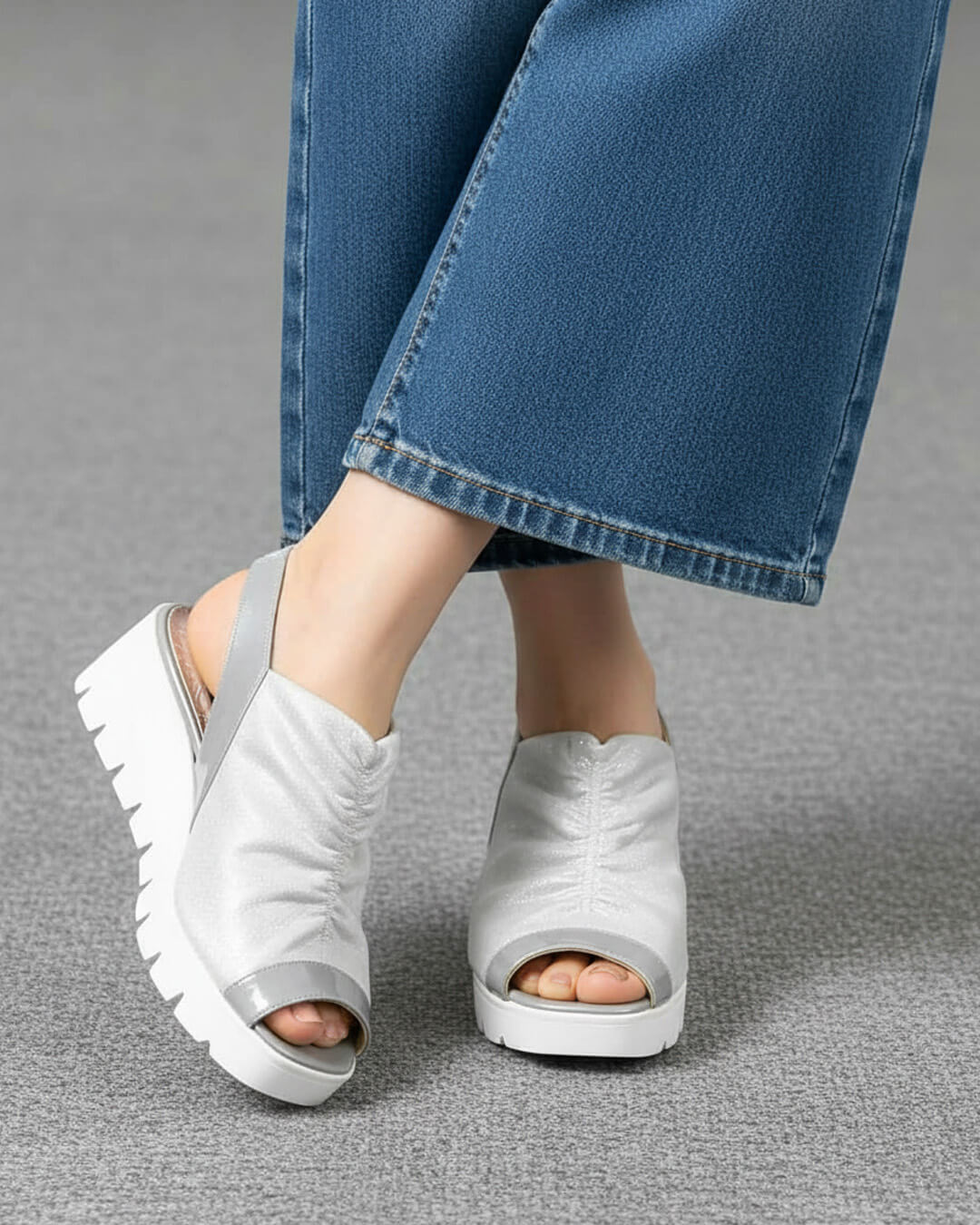 【331651】軽量サンダル