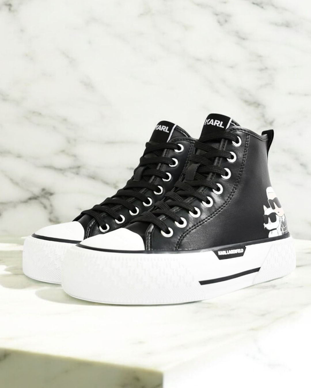 【60643】ハイカットスニーカー