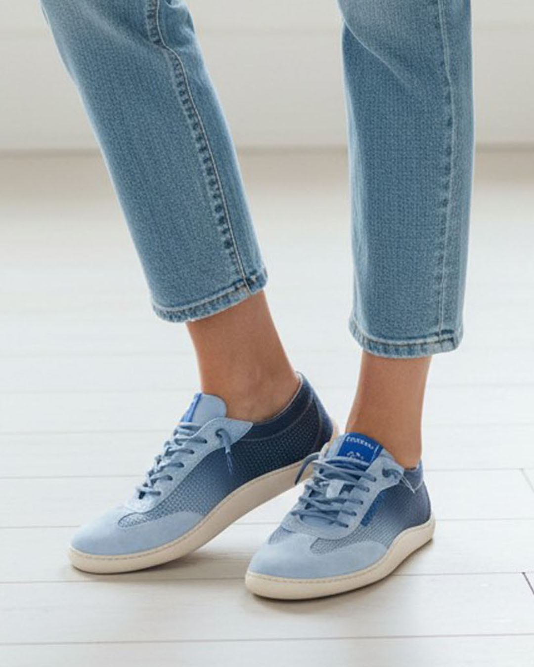 【264573】メッシュスニーカー