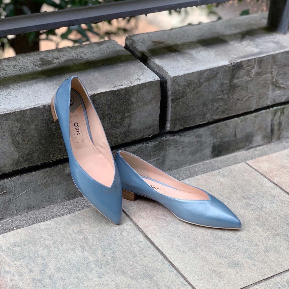 ブルー