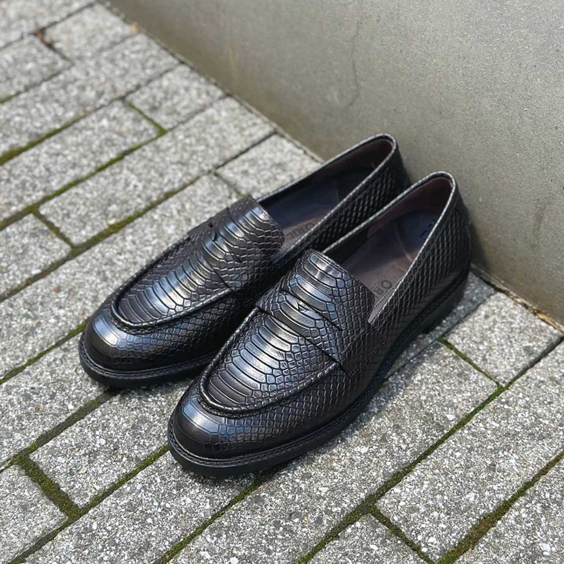 黒パイソン