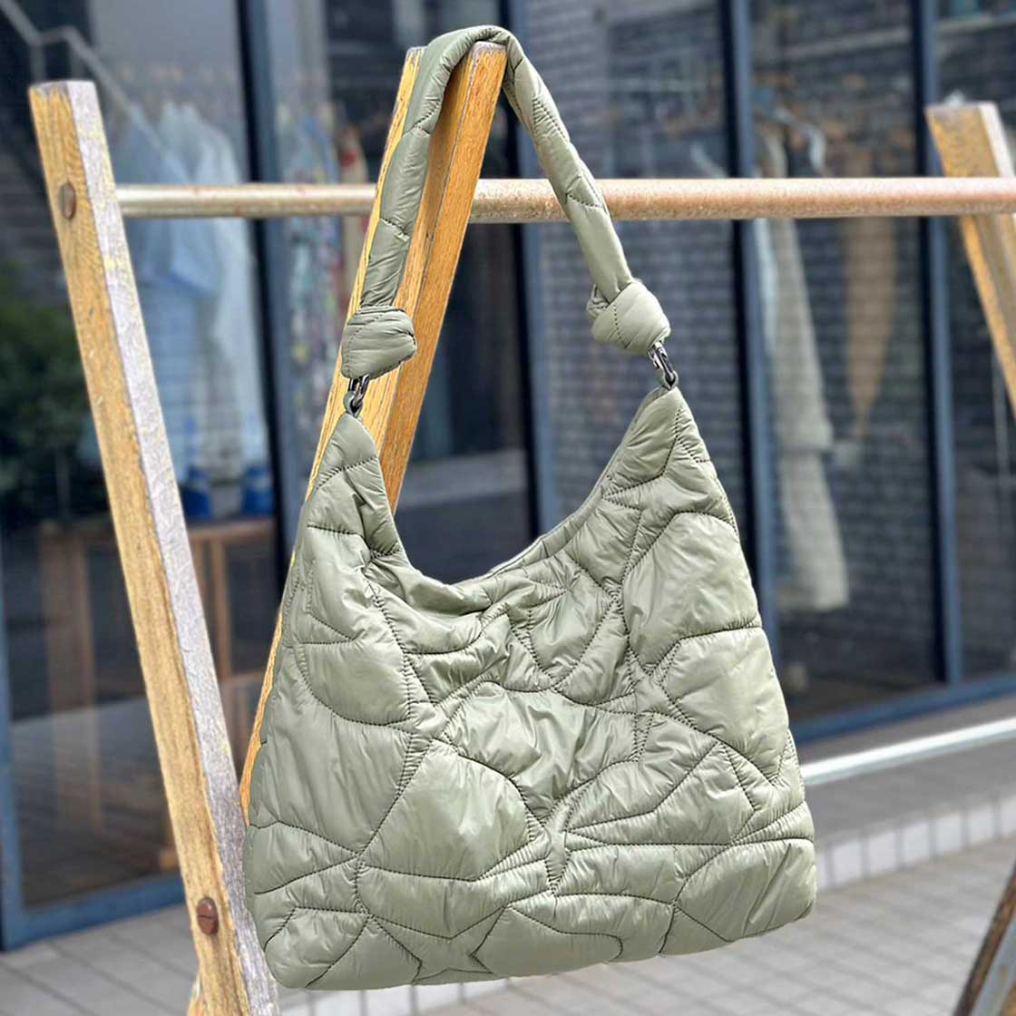 【QUILTED OBO】ナイロントートバッグ