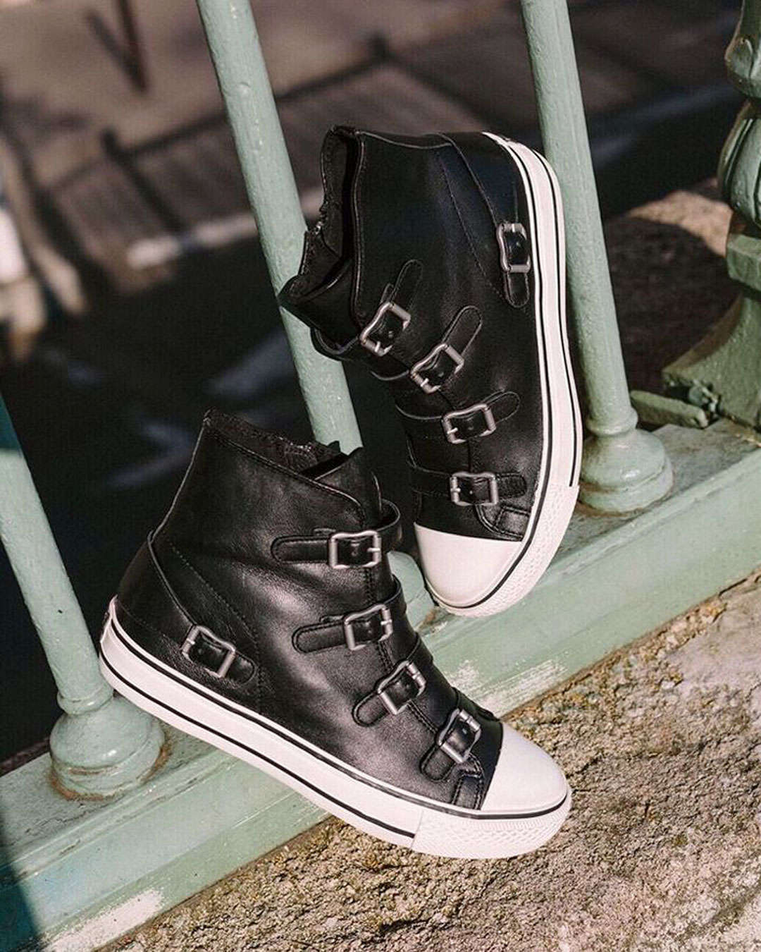 【VIRGIN】ハイカットスニーカー