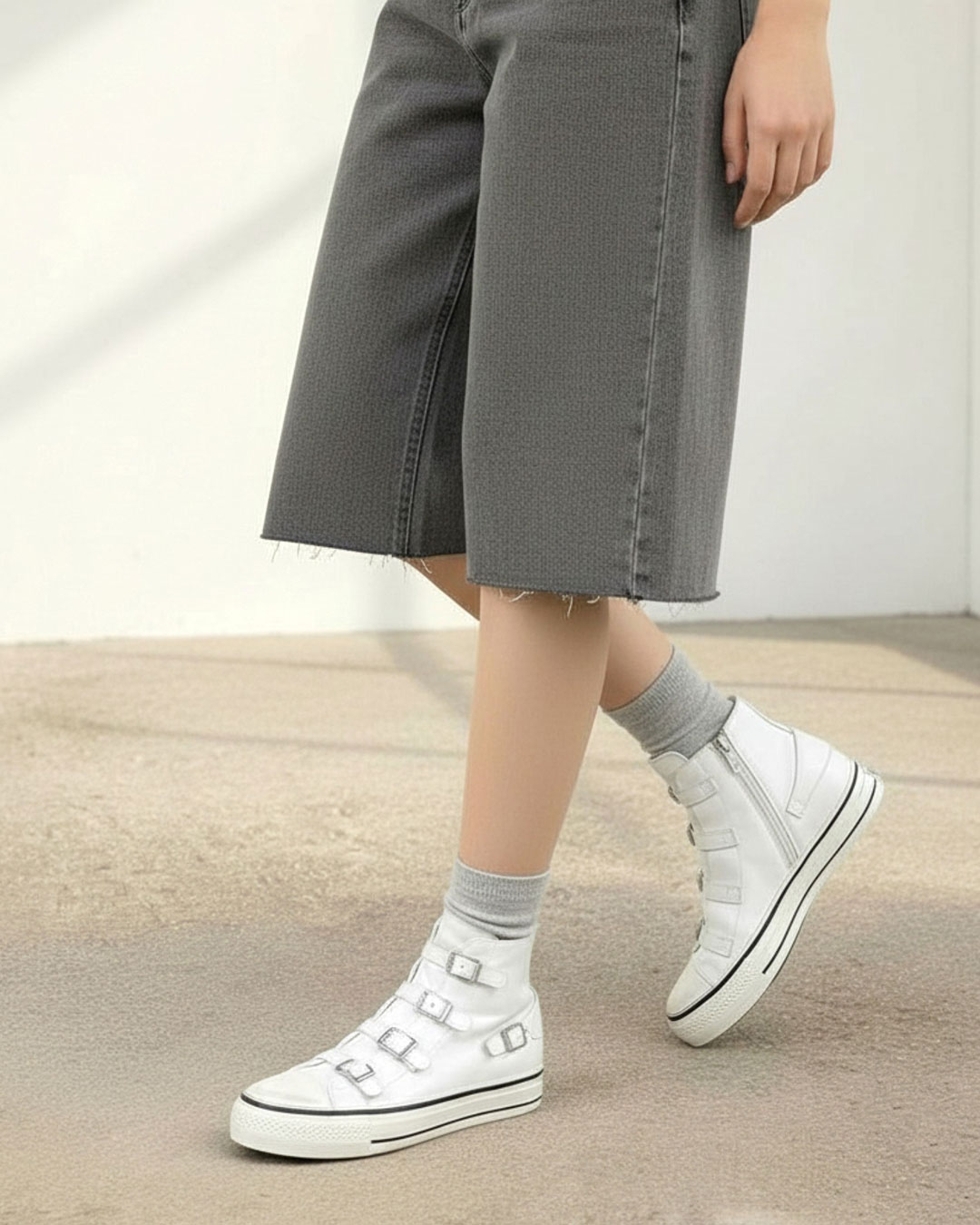 【VIRGIN】ハイカットスニーカー