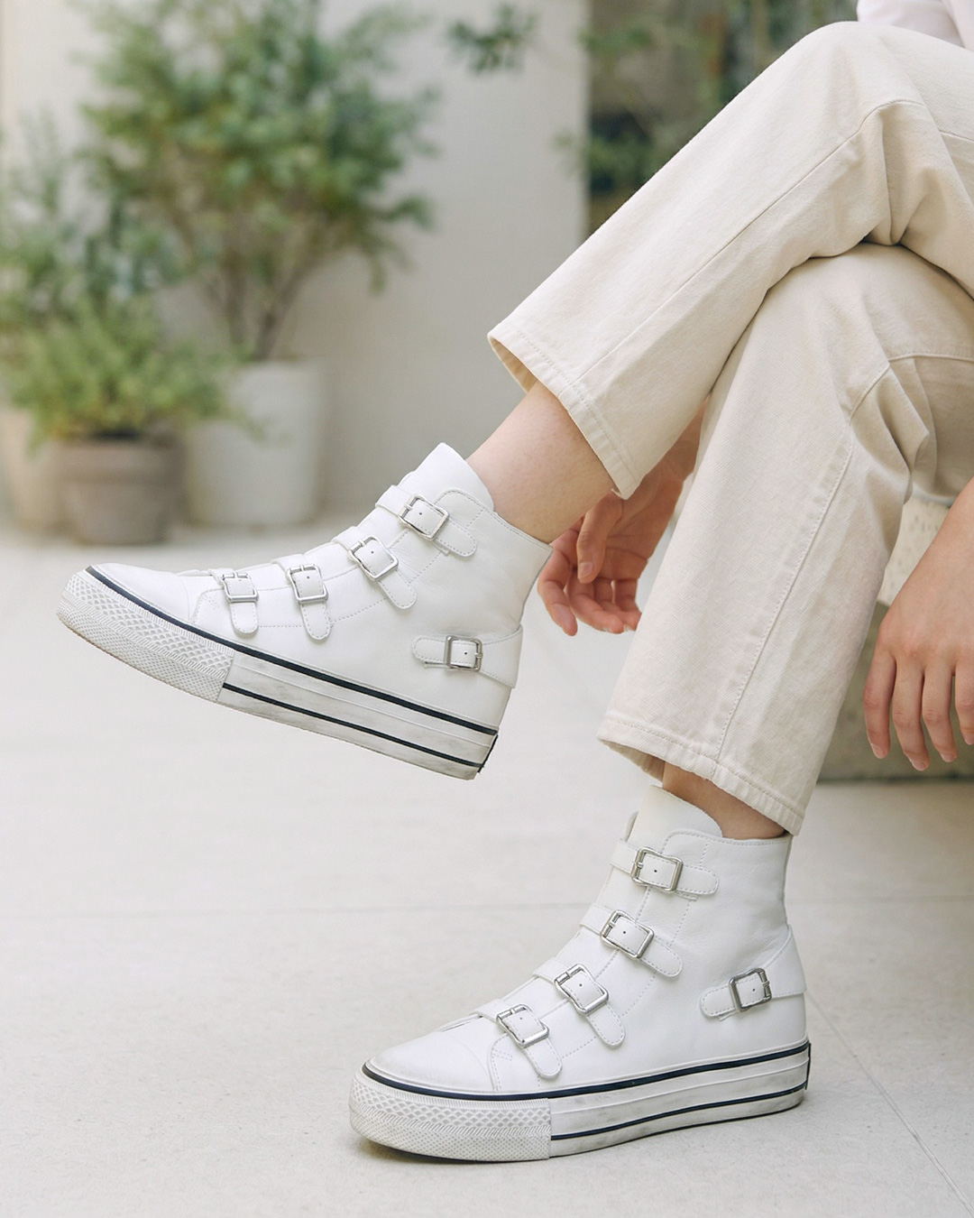 【VIRGIN】ハイカットスニーカー