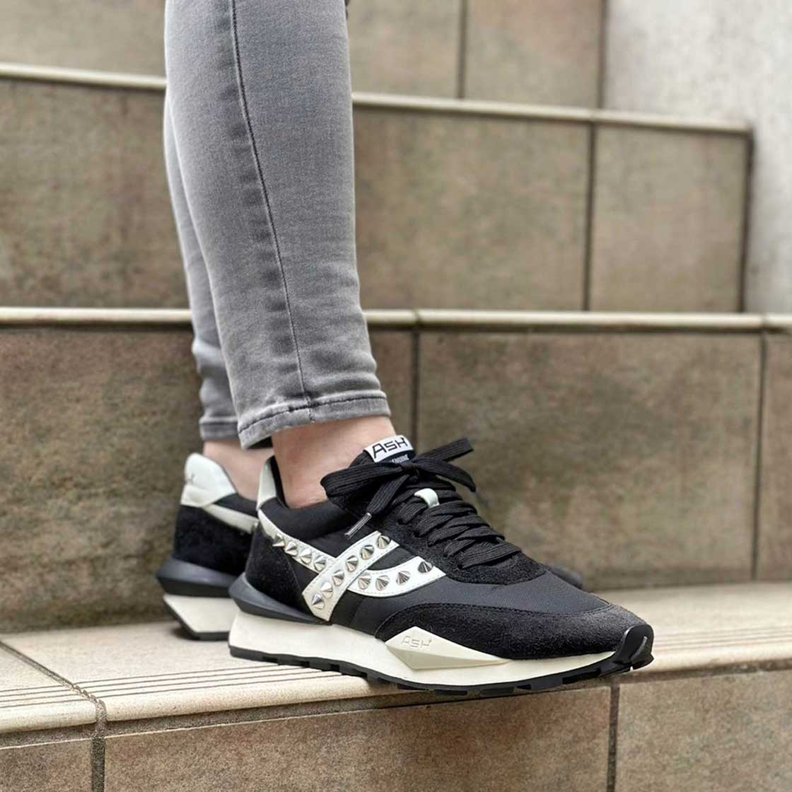 【SPIDER STUDS】スタッズローカットスニーカー
