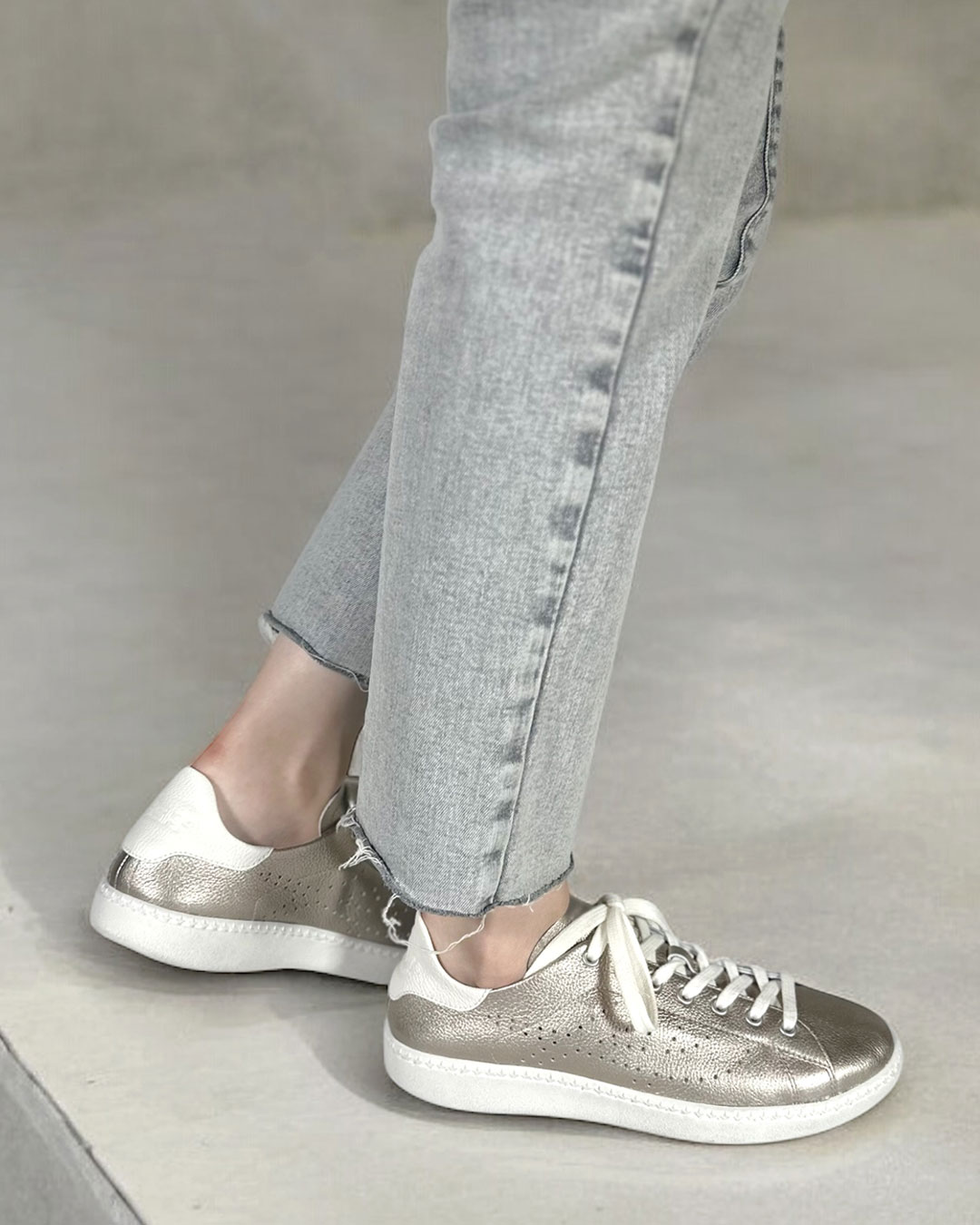 【SUPER】ローカットスニーカー