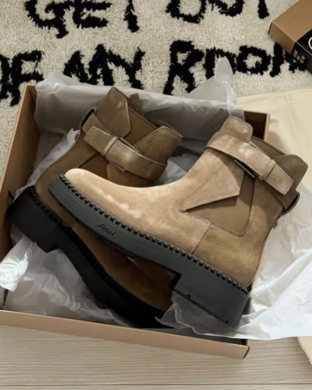 【MARGOT】ベルト厚底ショートブーツ