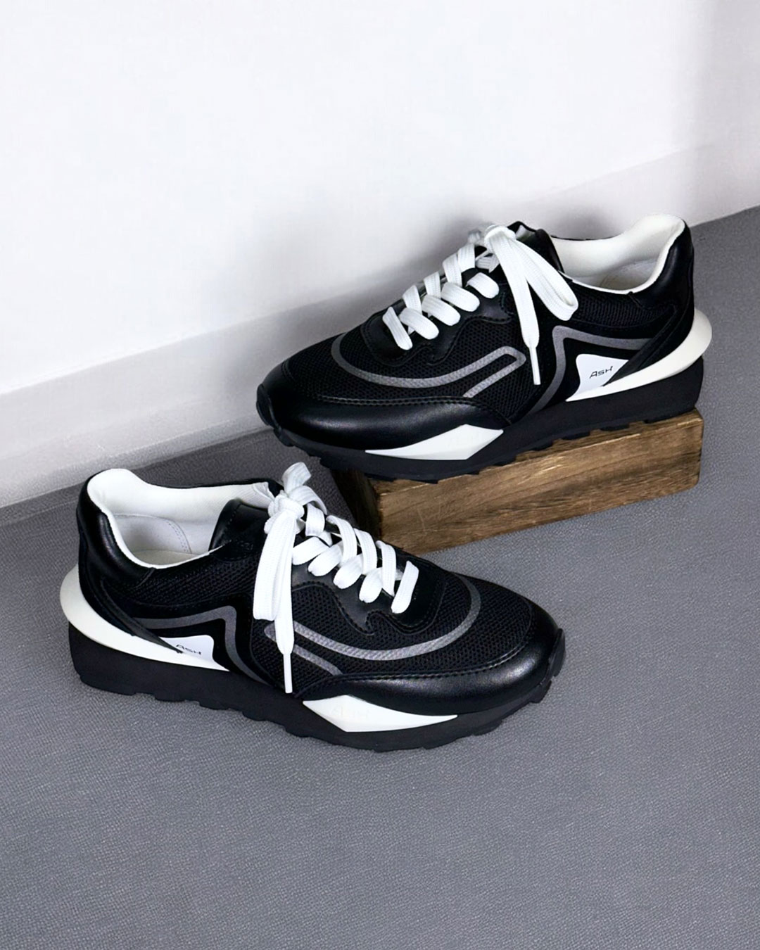 【SHA’CARRI】メッシュスニーカー