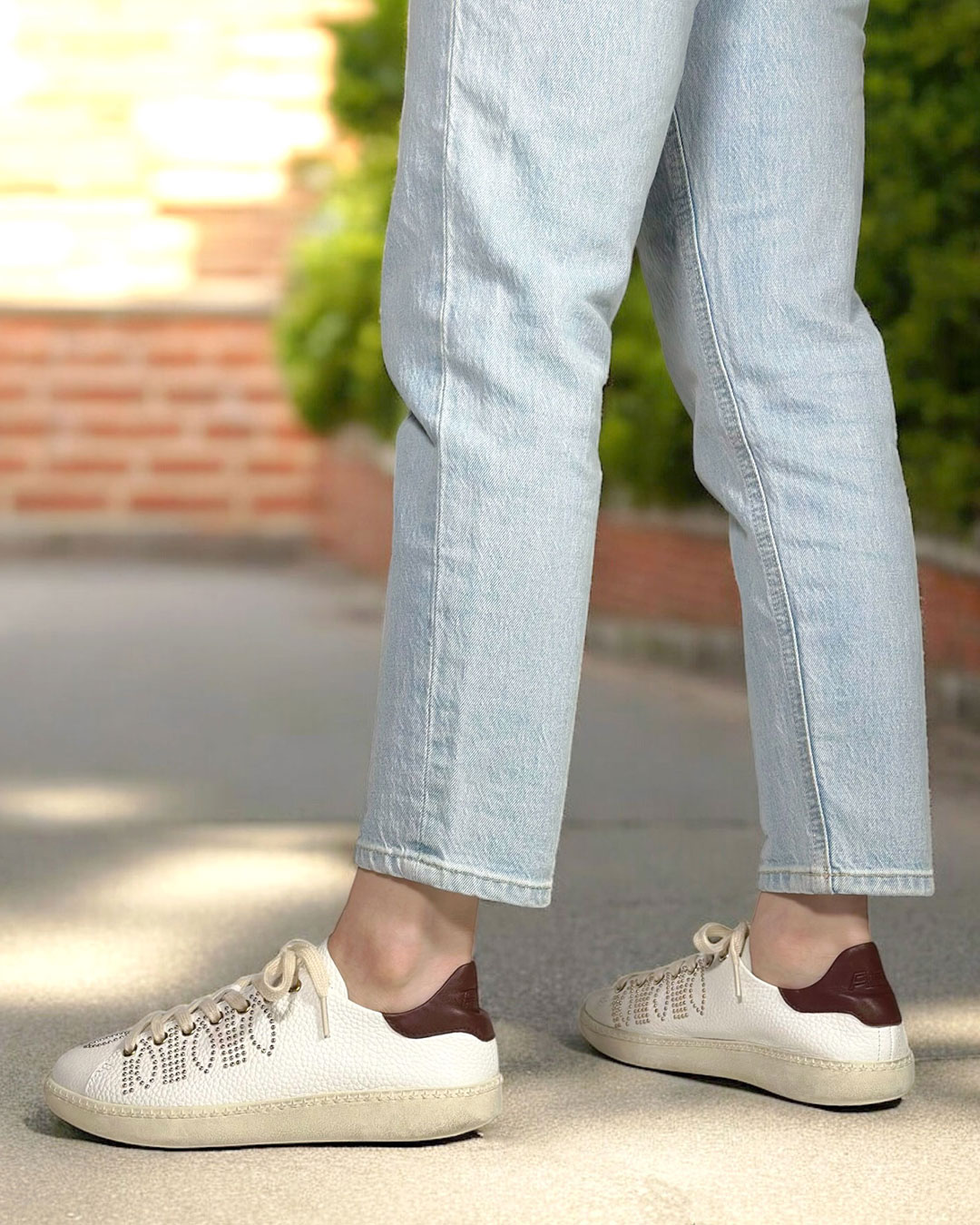 【STAR STUDS】スタッズスニーカー