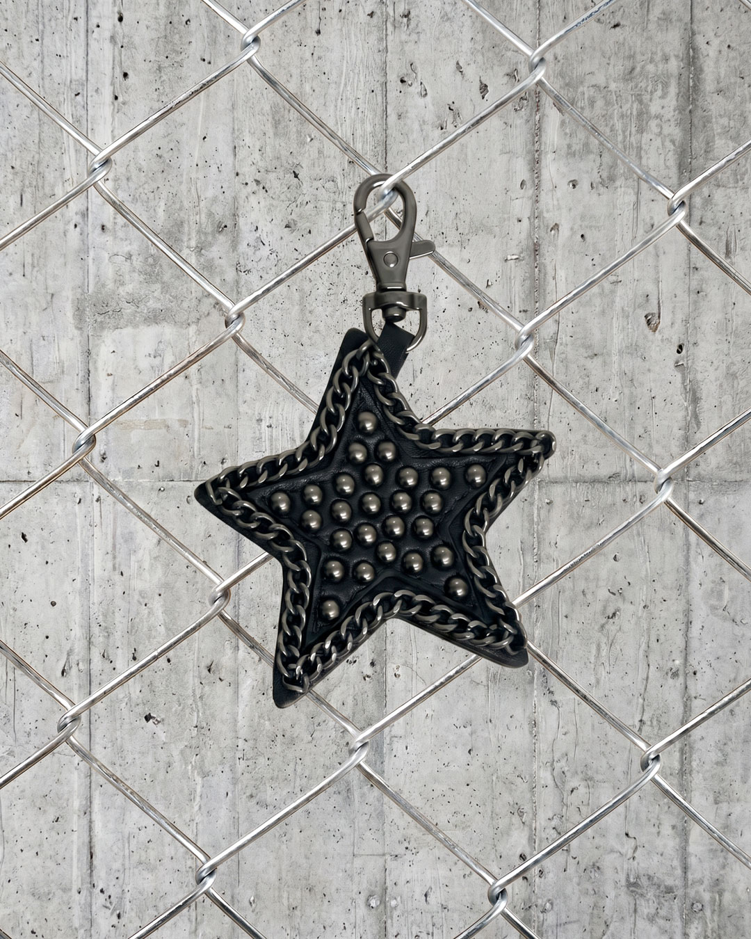【STAR KEYCHAIN】星型キーホルダー