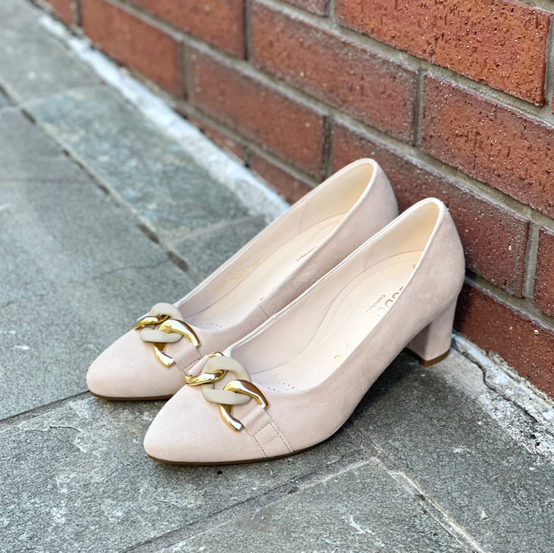【22151】チェーンモチーフパンプス