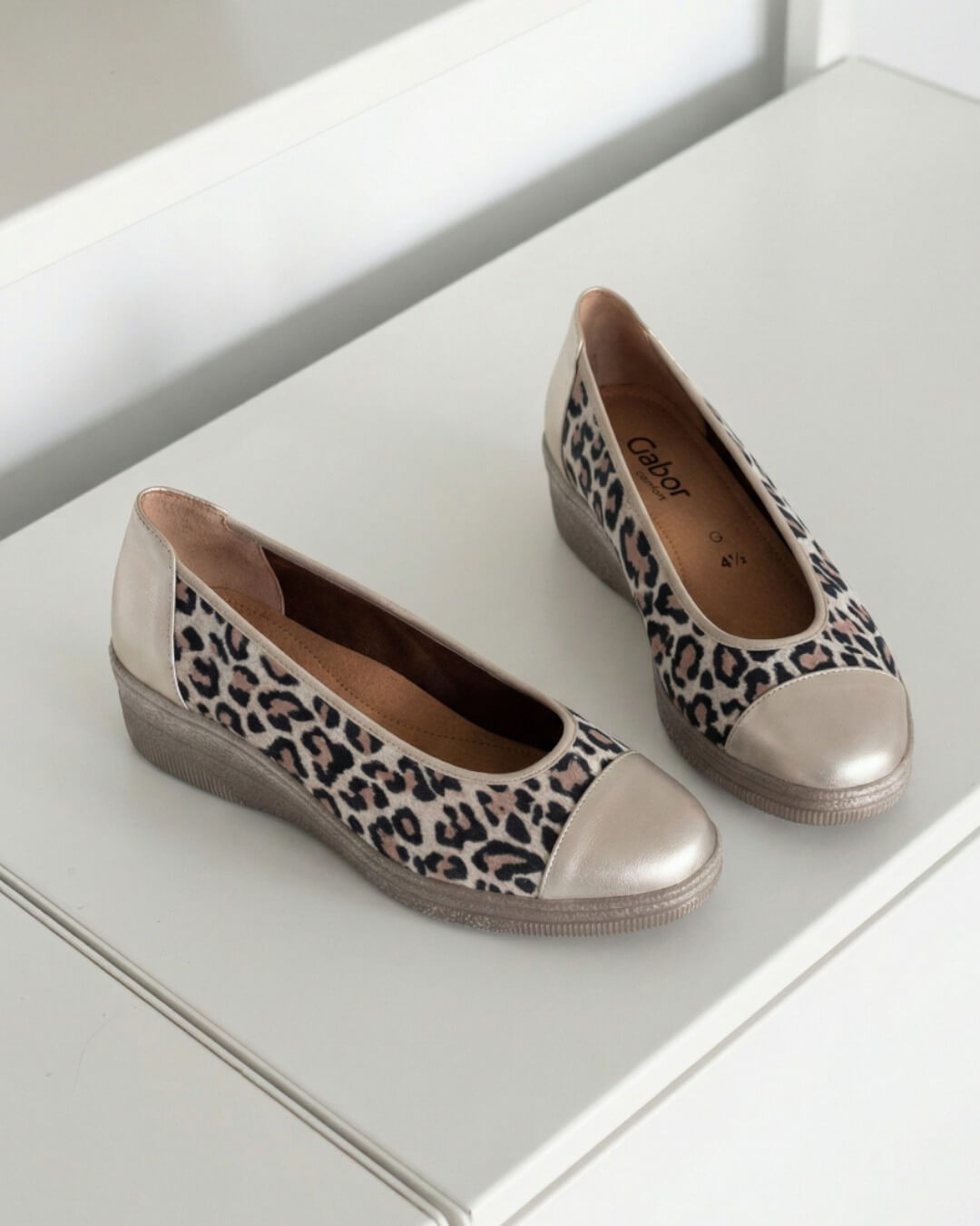 【66042】フラットシューズ