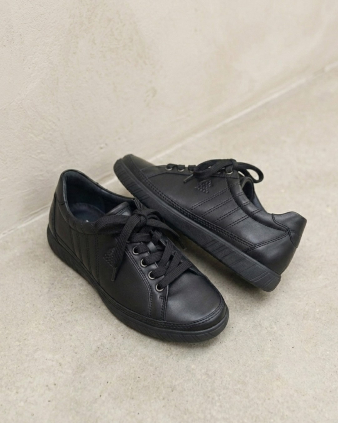 【66458】レザースニーカー