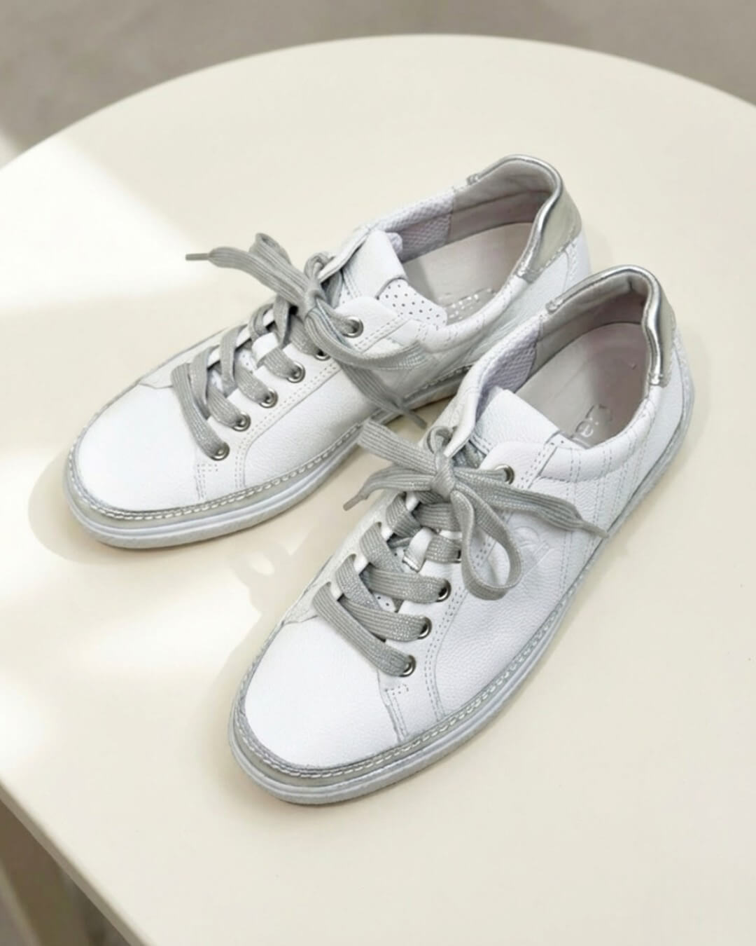 【66458】レザースニーカー