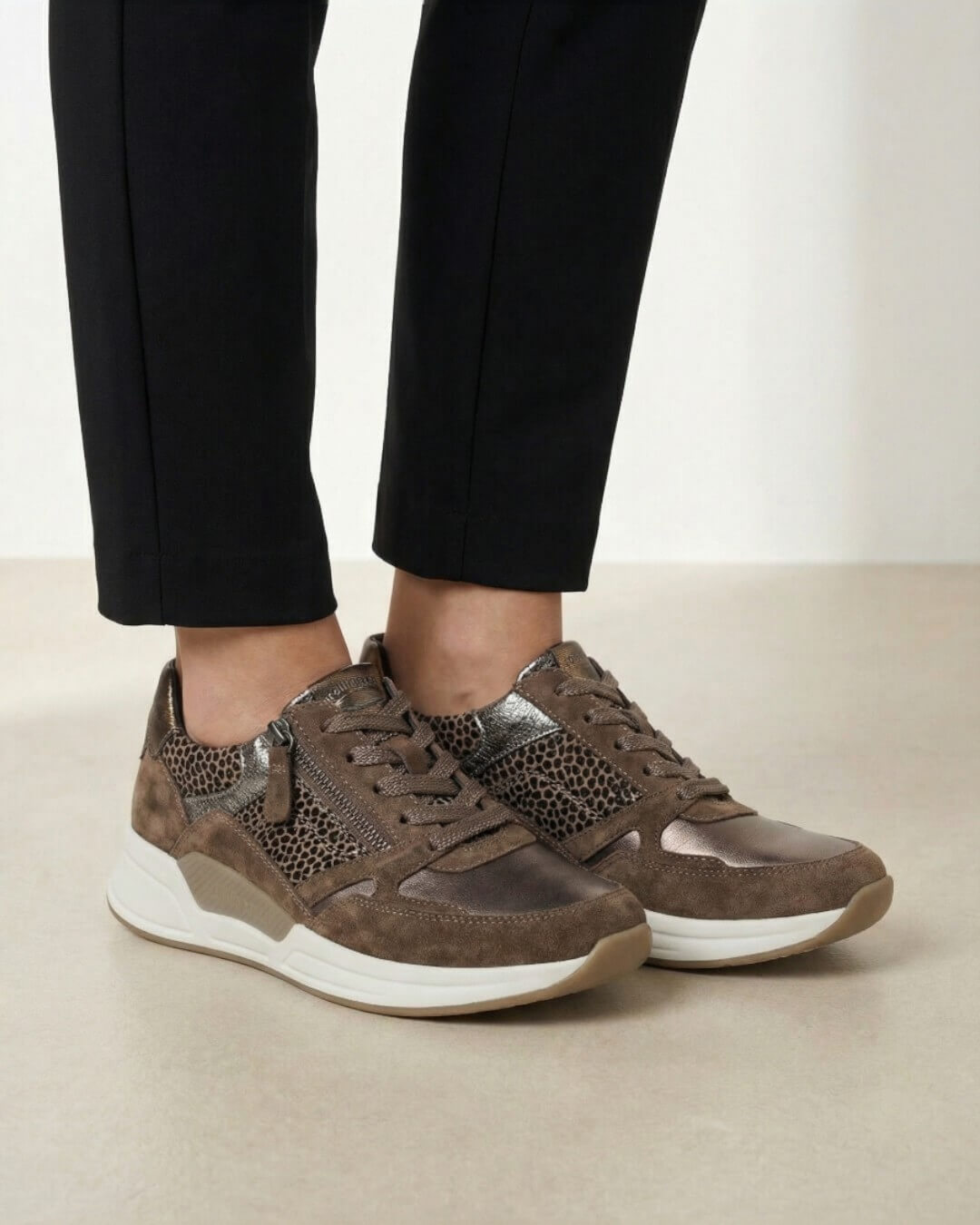 【76958】rolling soft スニーカー