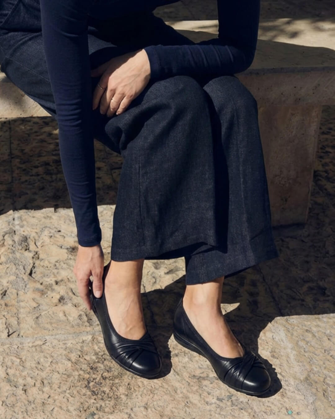 【82623】ツイストリボンフラットパンプス