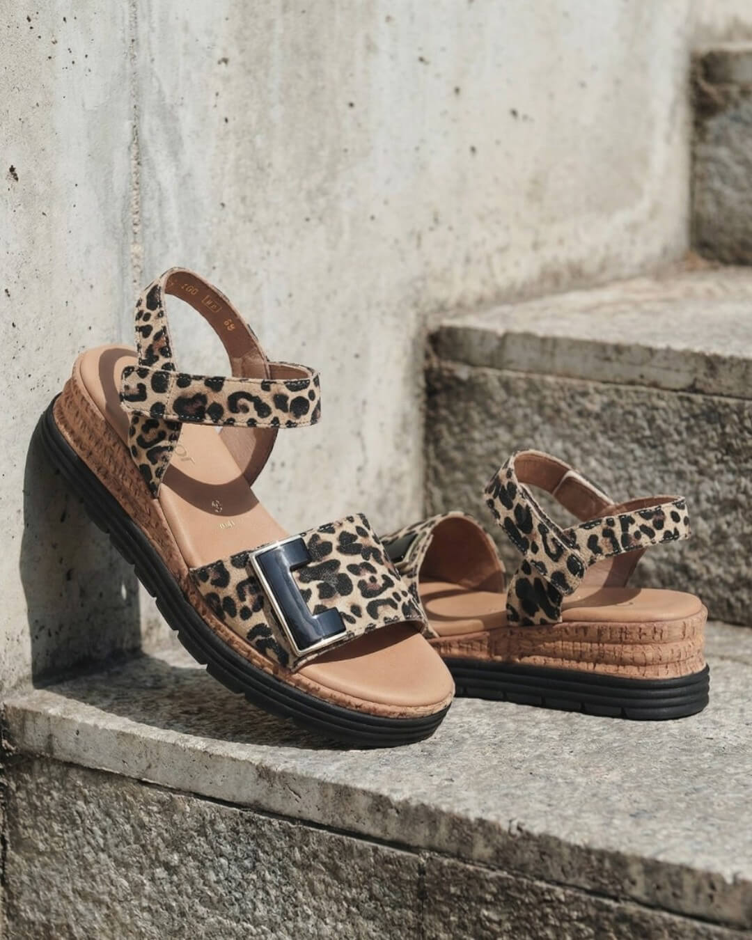 【82700】レオパードサンダル