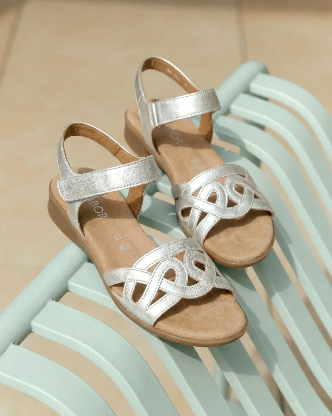 【82804】フラットサンダル