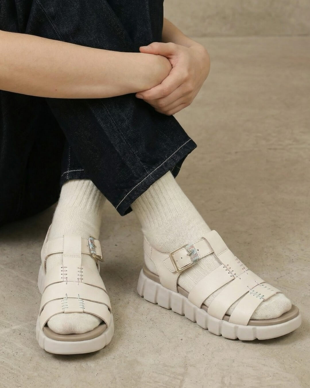 【82894】ベルトサンダル