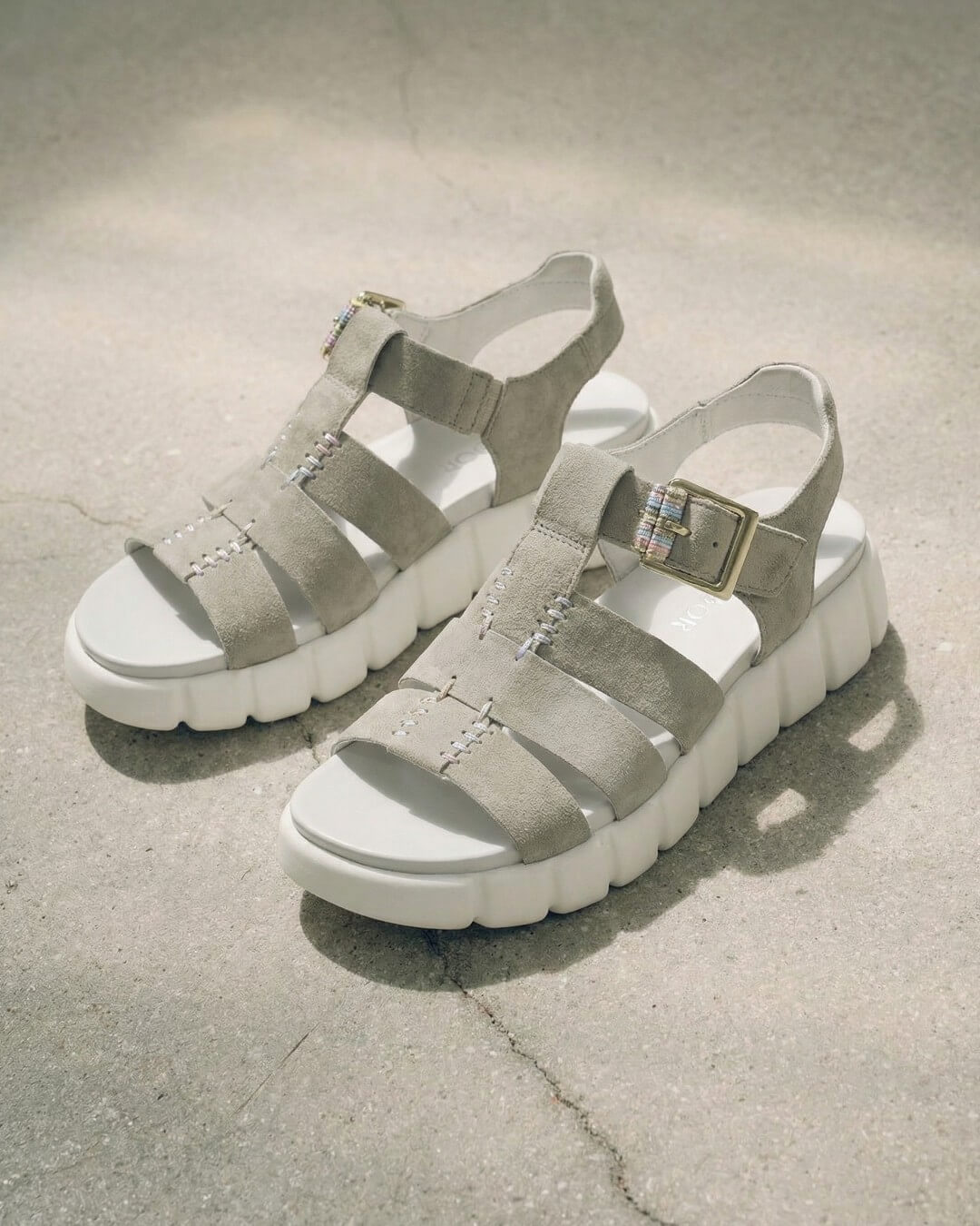 【82894】ベルトサンダル