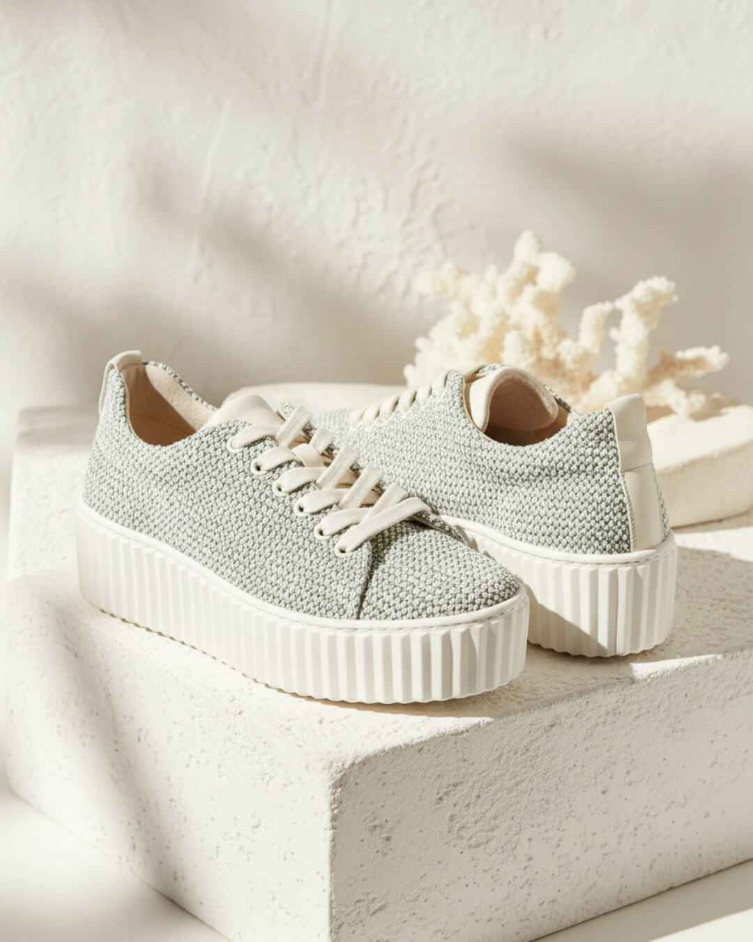 【83205】厚底スニーカー