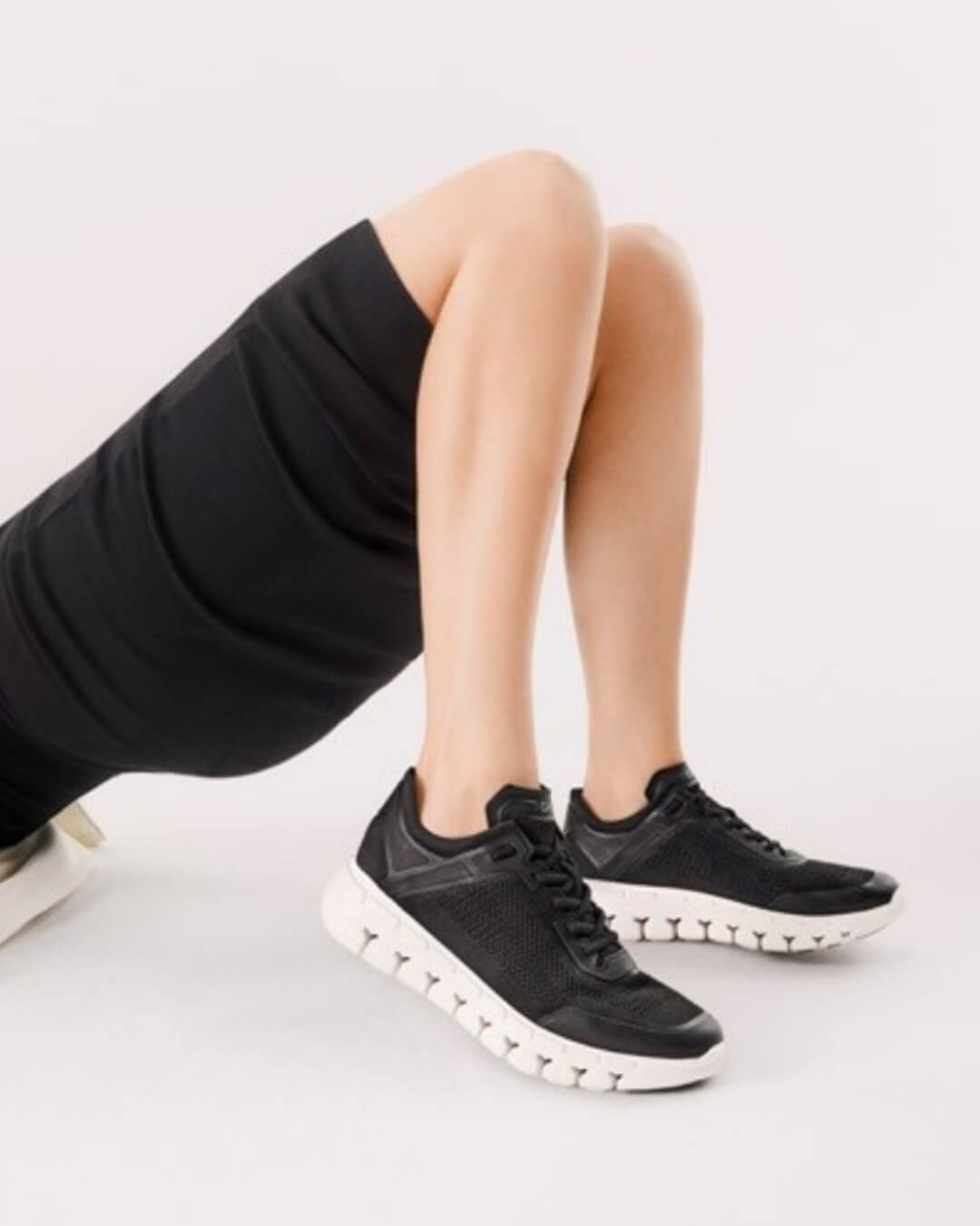 【83250】FLEXFLEXスニーカー