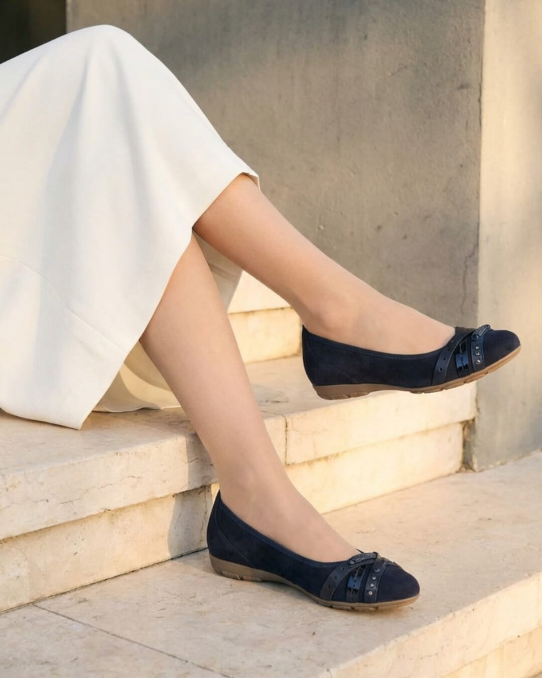 【84162】ベルトパンプス