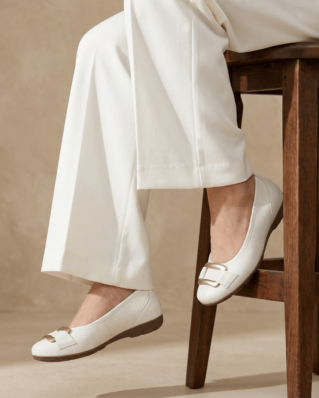 【84166】モチーフフラットパンプス