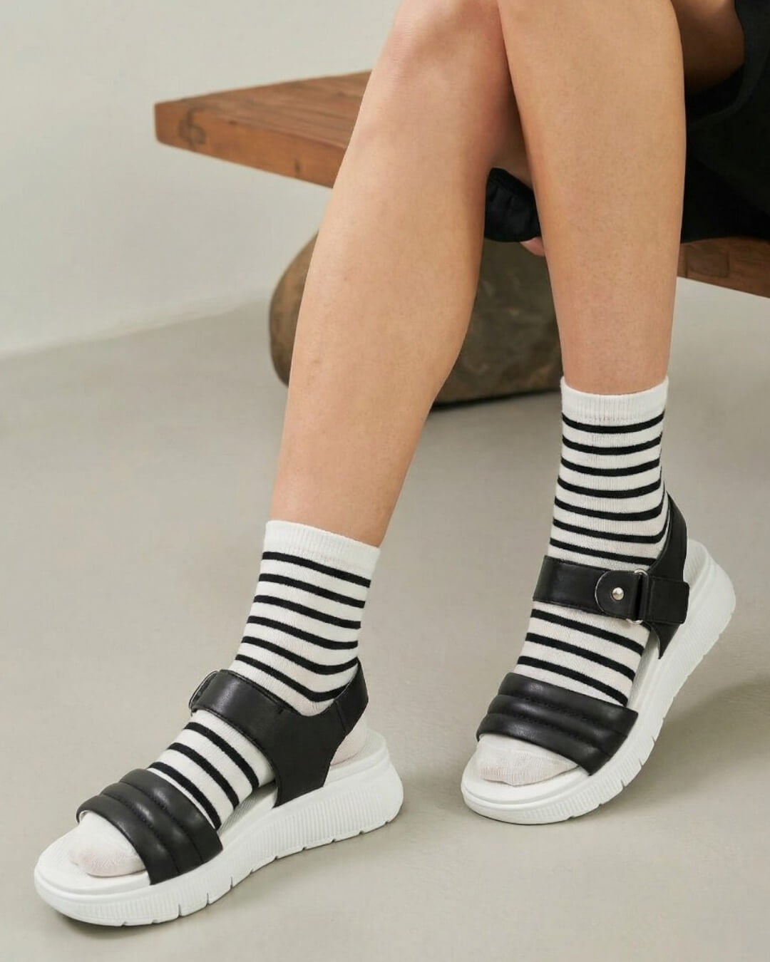 【84610】ベーシックサンダル