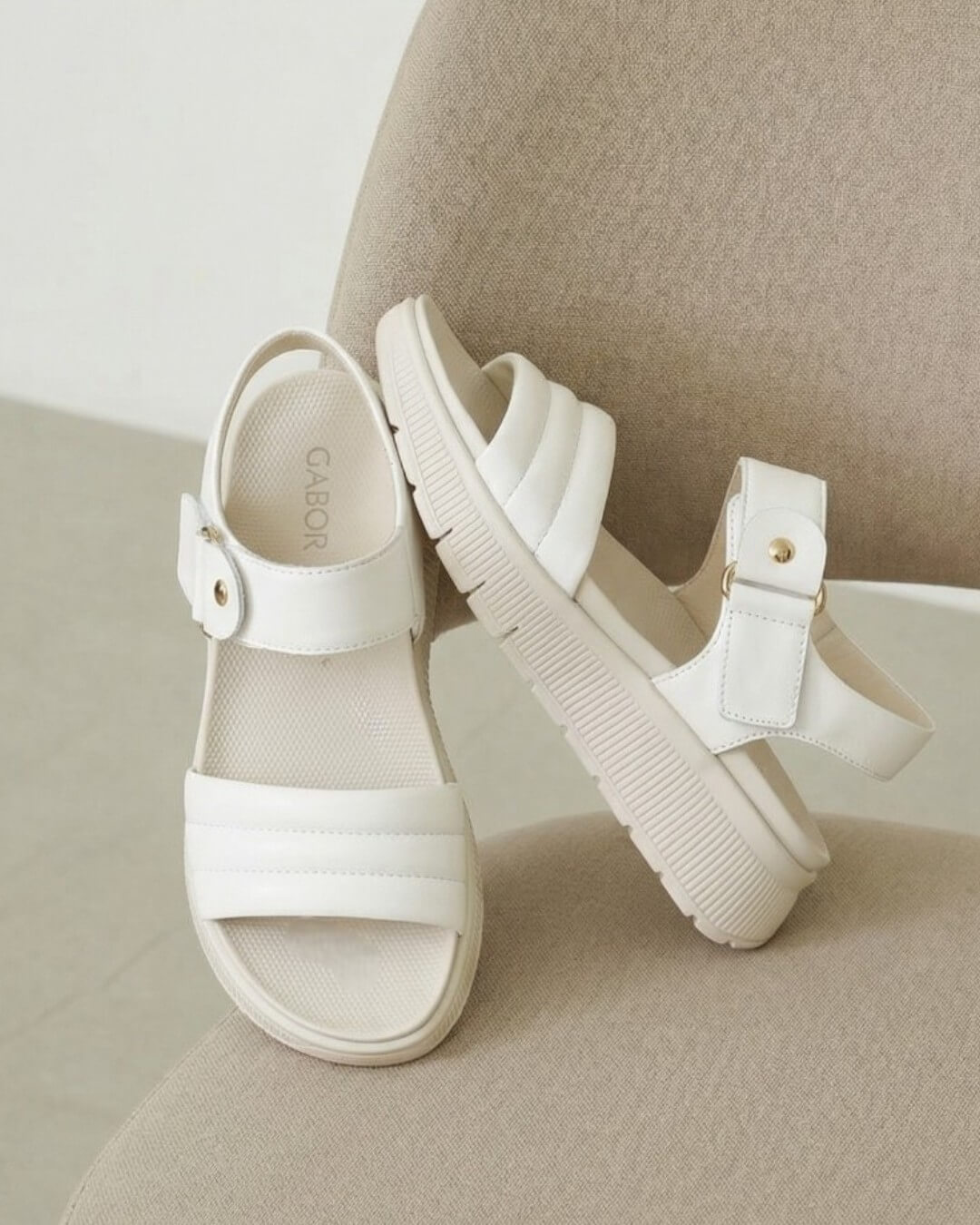 【84610】ベーシックサンダル