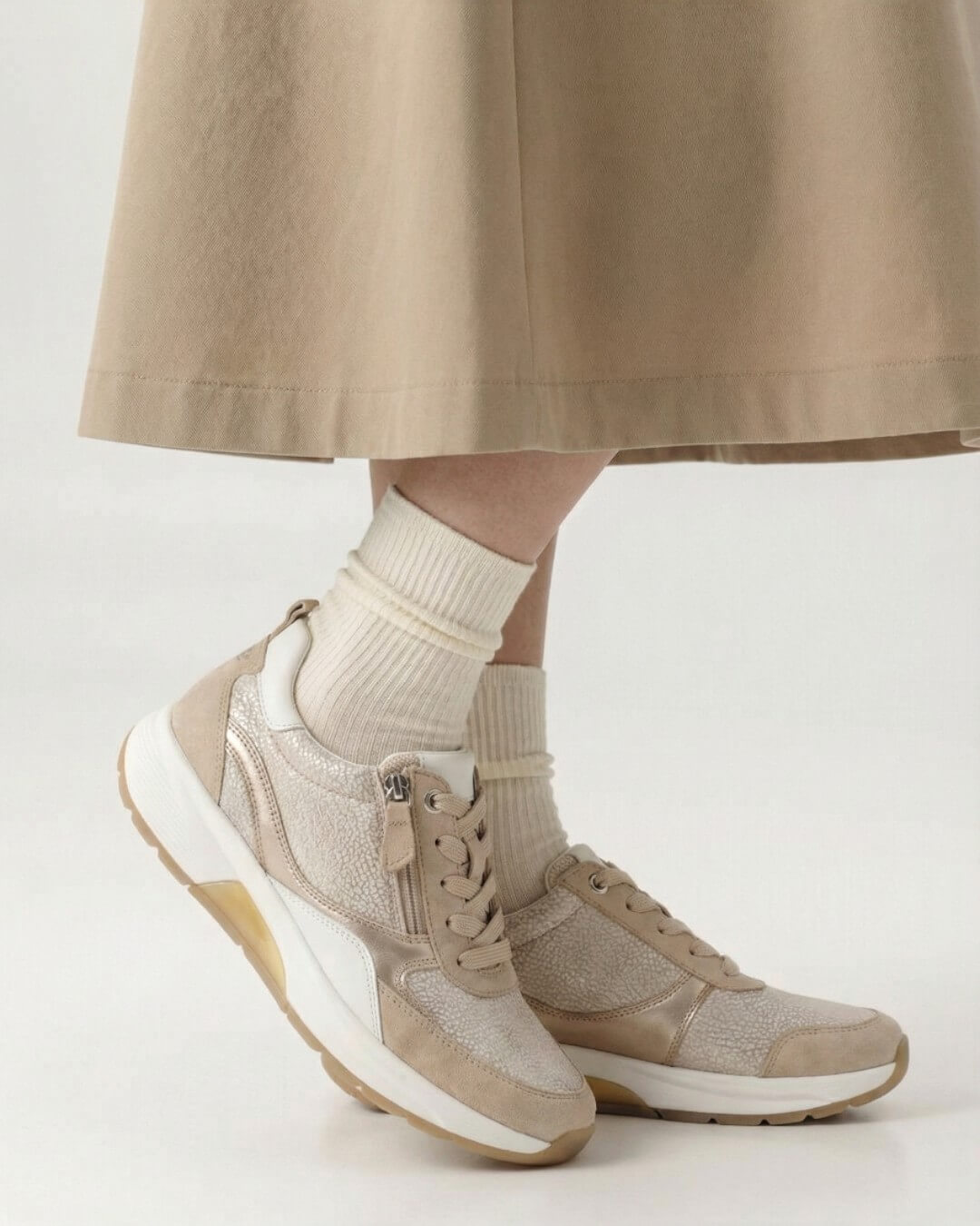 【86877】rolling soft スニーカー