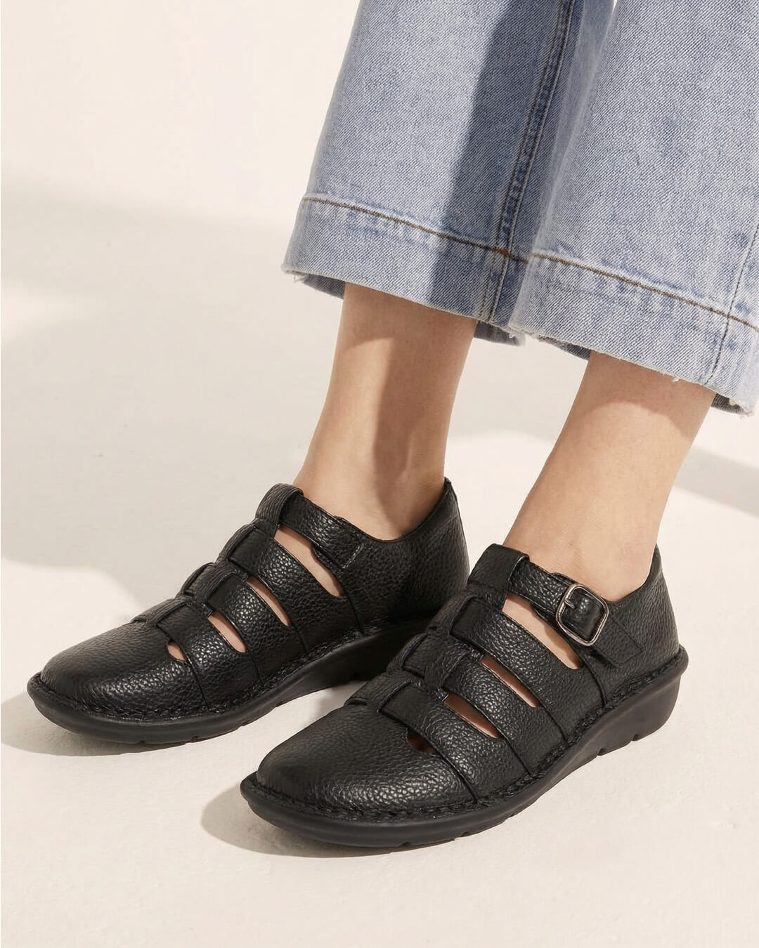 【881620】オブリークトゥサンダル