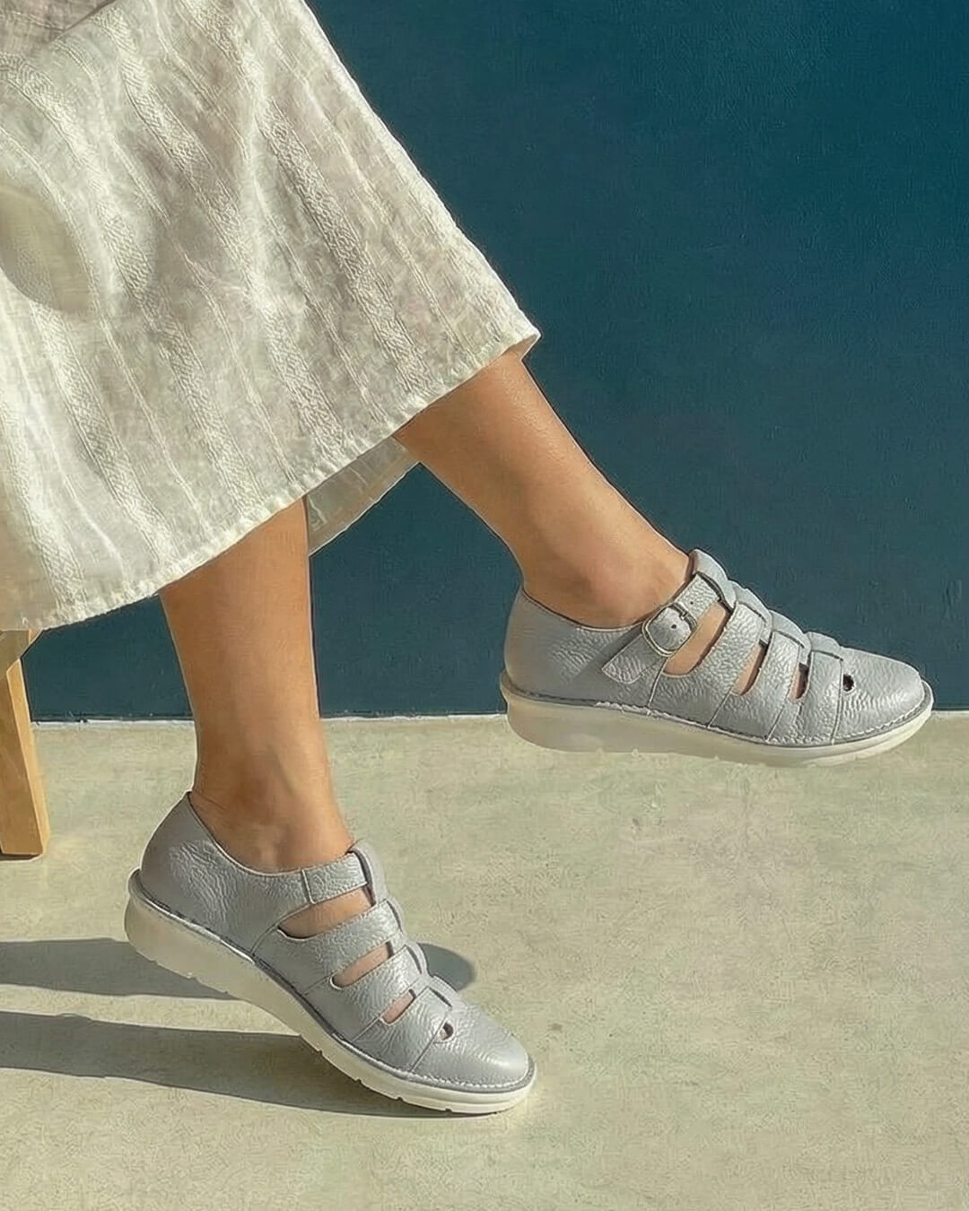 【881620】オブリークトゥサンダル